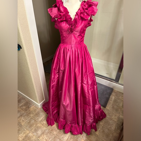 Vintage Victor Costa Size 6 Iridescent Pink Taffeta Ball Gown Dress - Picture 2 of 8